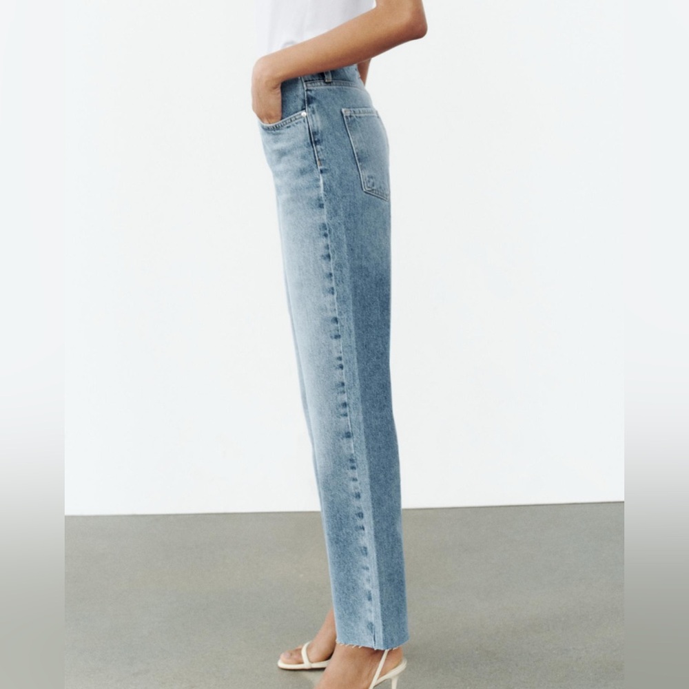 Zara High Waisted Straight Leg Light Wash Blue Jeans Women’s Size 6 - Picture 3 of 14